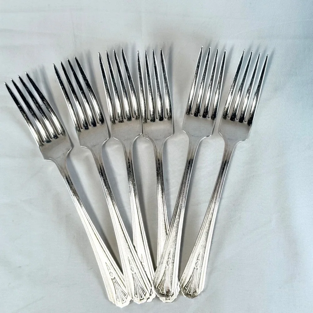 Vintage WM Rogers Ivanhoe 1936 Silver Plate flatware 30 pieces